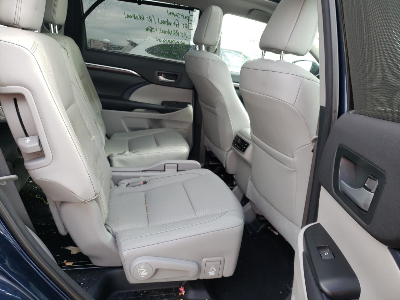 Фото 6 с аукциона – 2016 TOYOTA HIGHLANDER с VIN 5TDDKRFHXGS284810