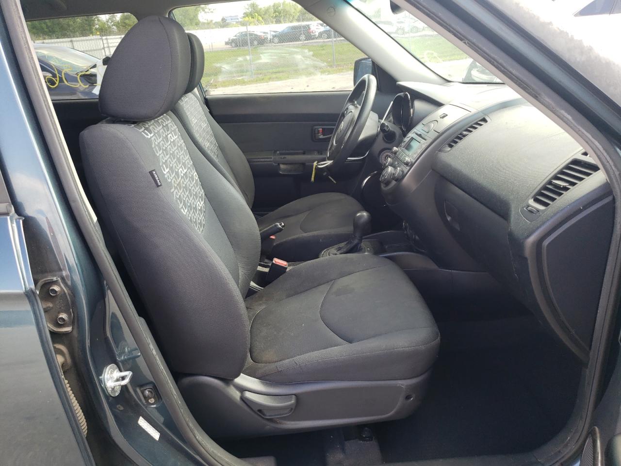 Photo 5 from auction – 2011 KIA SOUL + with VIN KNDJT2A27B7273017