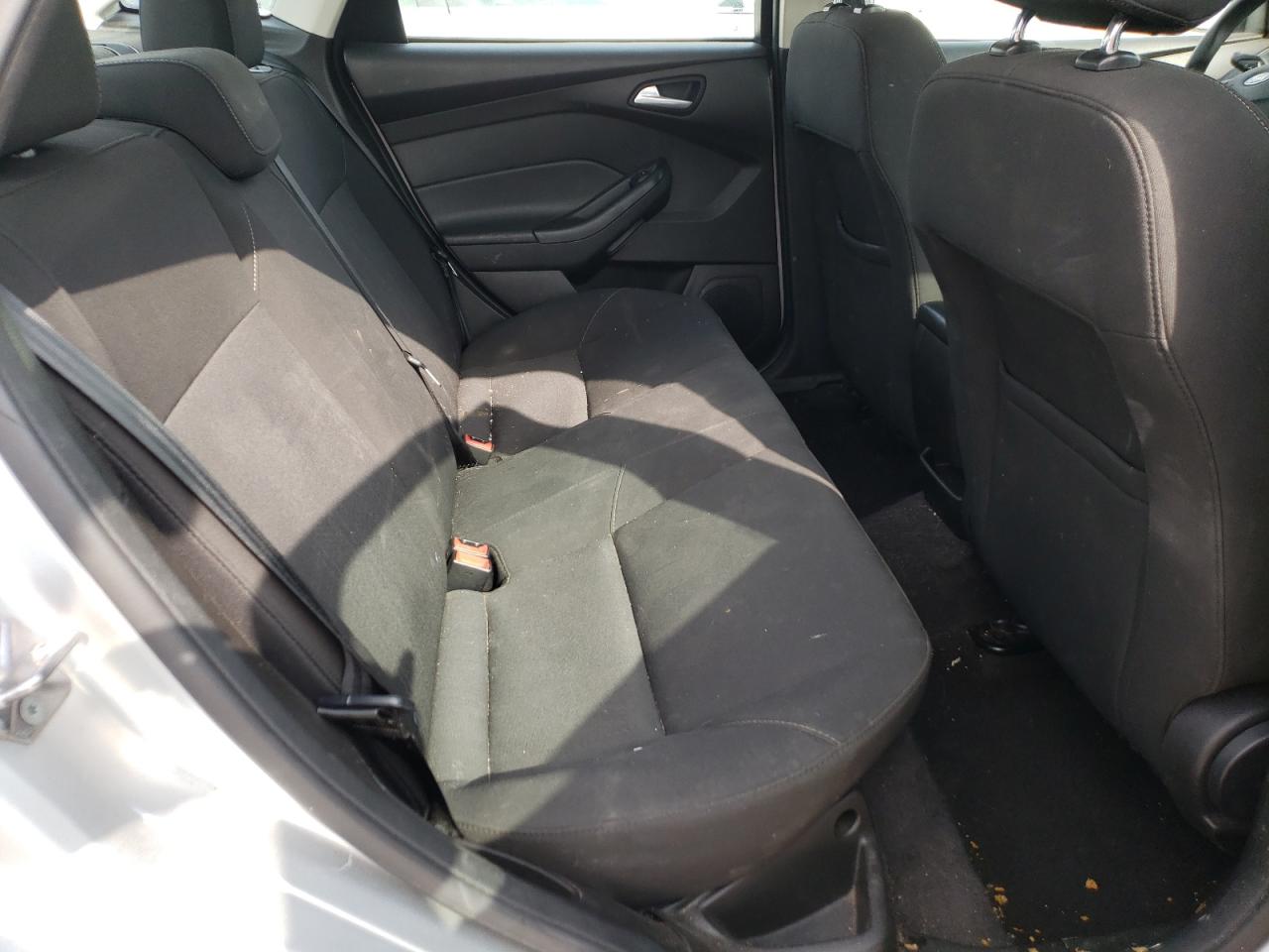 Photo 6 from auction – 2016 FORD FOCUS SE with VIN 1FADP3F22GL290375
