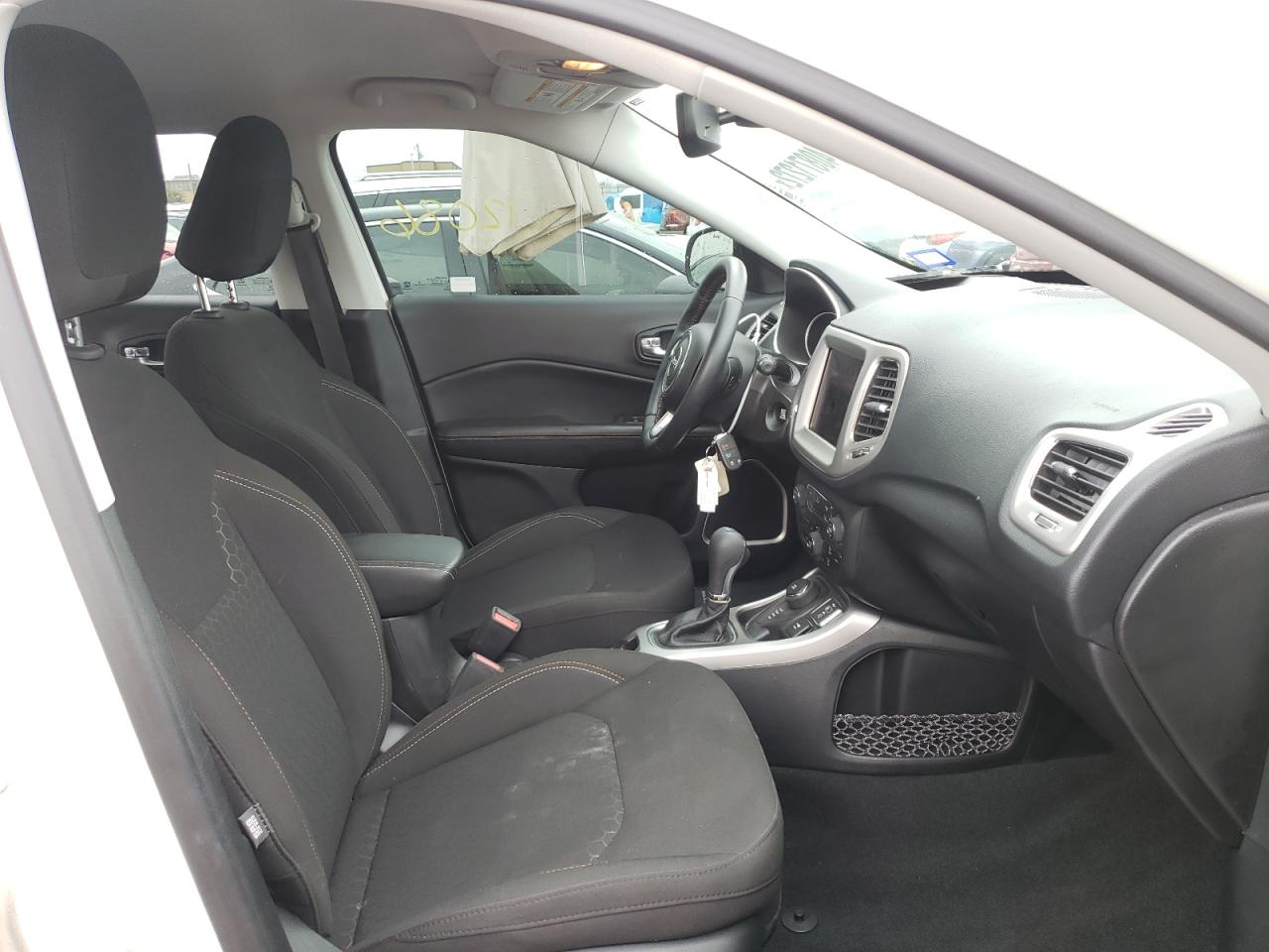 Photo 5 from auction – 2020 JEEP COMPASS SP with VIN 3C4NJDAB5LT235625