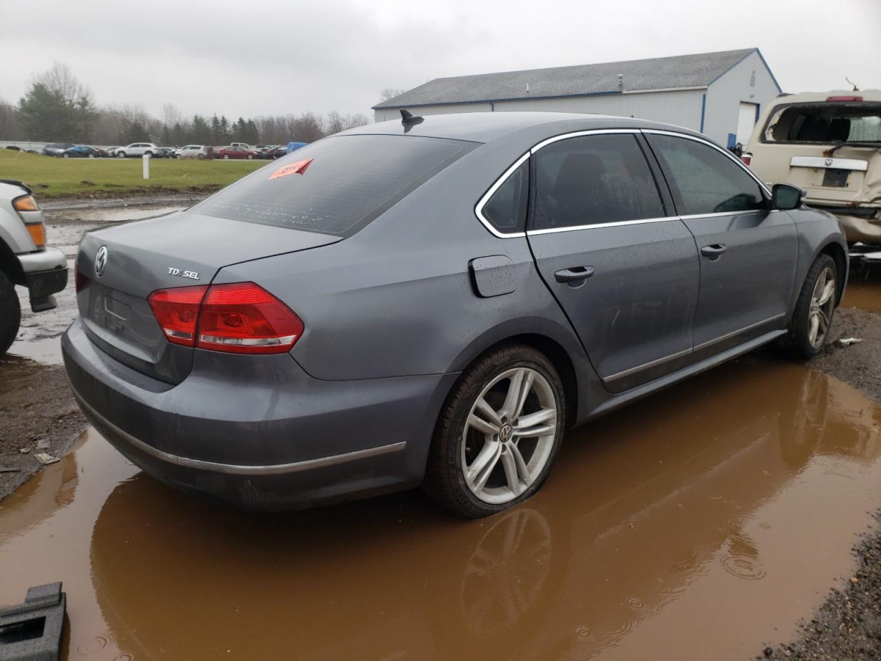 Photo 4 from auction – 2015 VOLKSWAGEN PASSAT SEL with VIN 1VWCV7A35FC004646