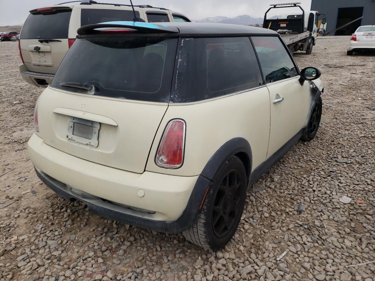 Photo 4 from auction – 2006 MINI COOPER S with VIN WMWRE335X6TG99517