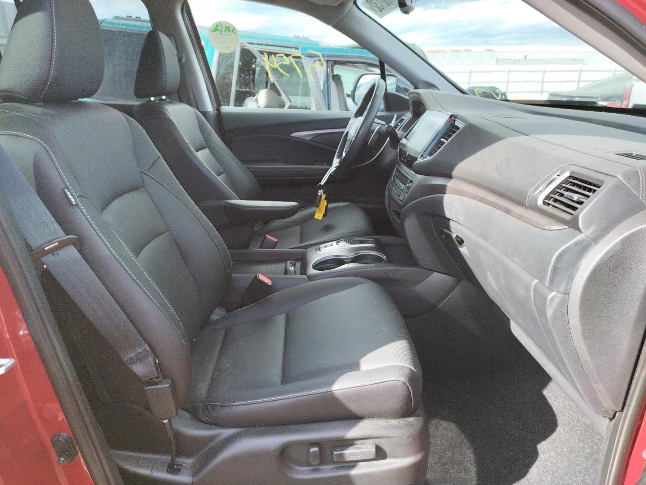 Photo 5 from auction – 2021 HONDA RIDGELINE with VIN 5FPYK3F74MB018048