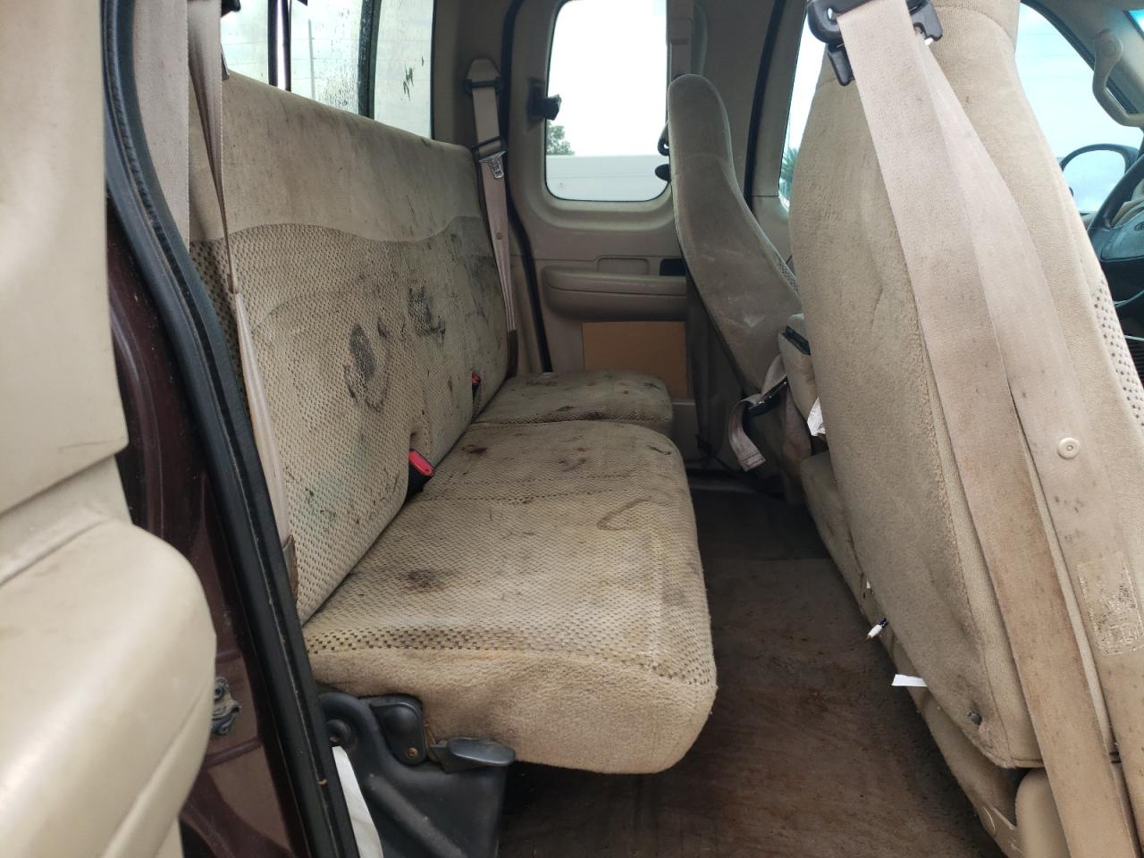 Photo 6 from auction – 2000 FORD F150 with VIN 1FTRX18L8YNB00451
