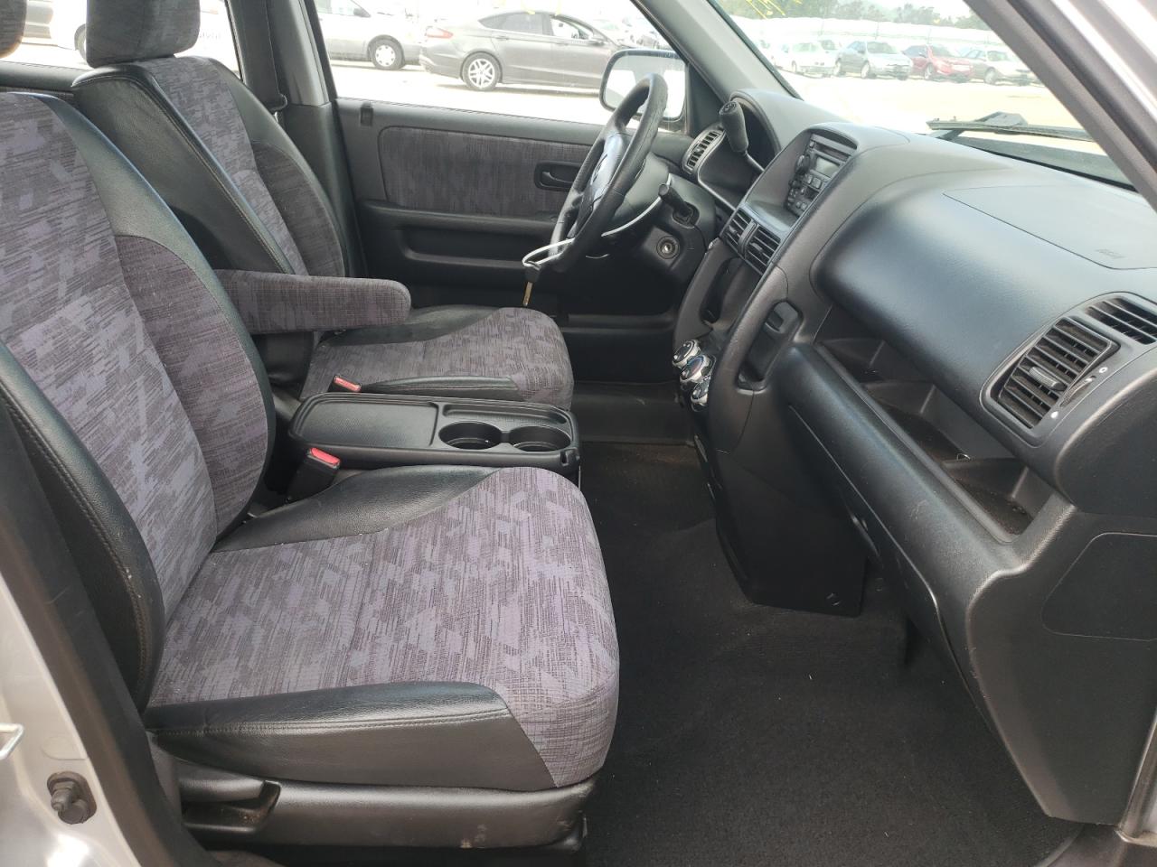 Photo 5 from auction – 2004 HONDA CR-V LX with VIN JHLRD68494C013097