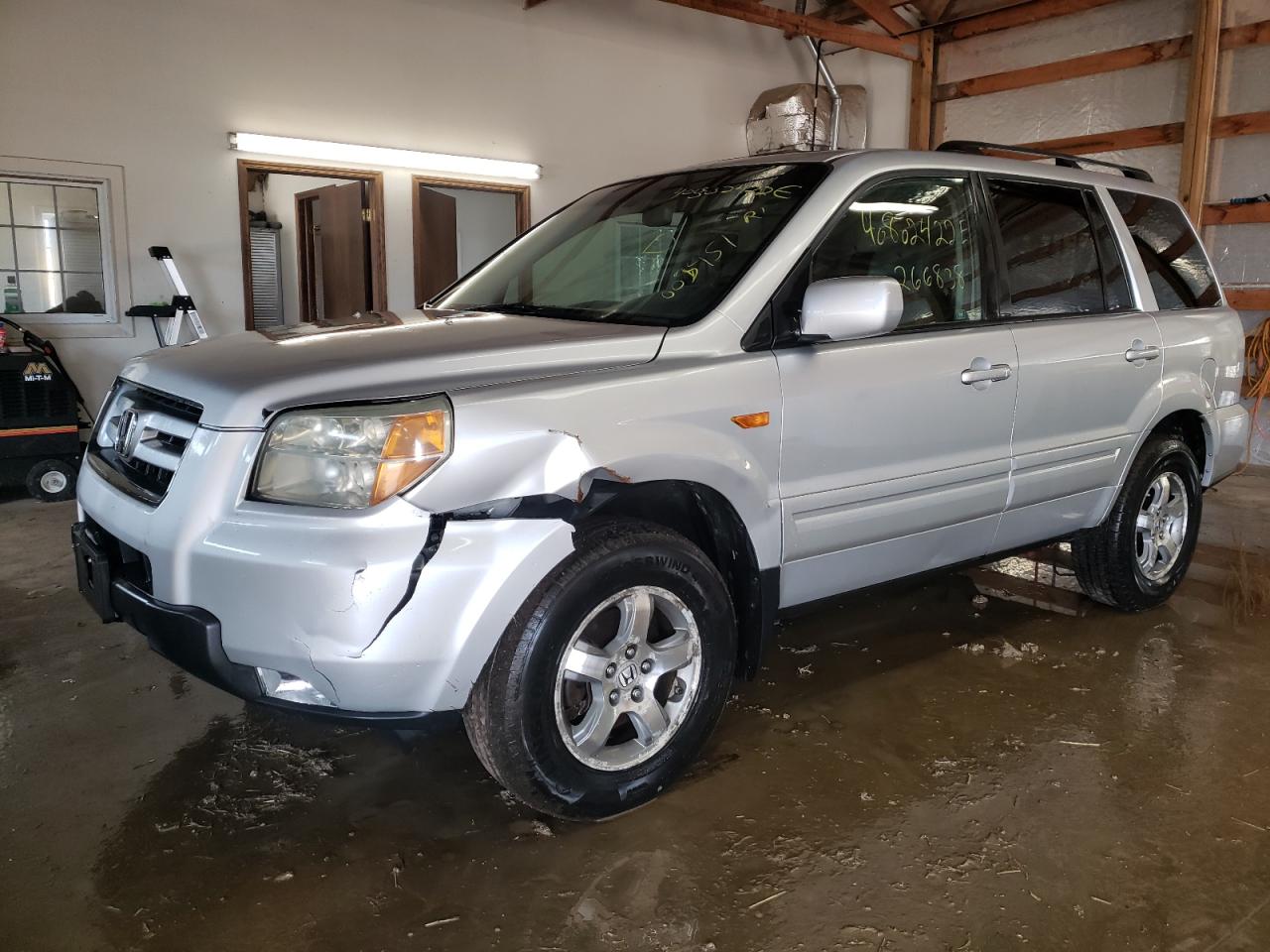 Photo 2 from auction – 2006 HONDA PILOT EX with VIN 5FNYF28606B003951