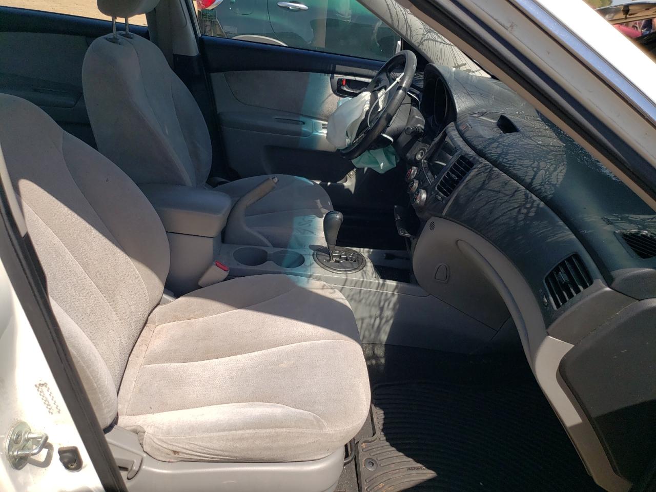 Photo 5 from auction – 2009 KIA OPTIMA LX with VIN KNAGE228095367671