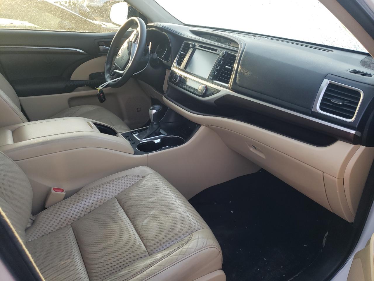 Photo 5 from auction – 2014 TOYOTA HIGHLANDER with VIN 5TDDCRFH7ES004884