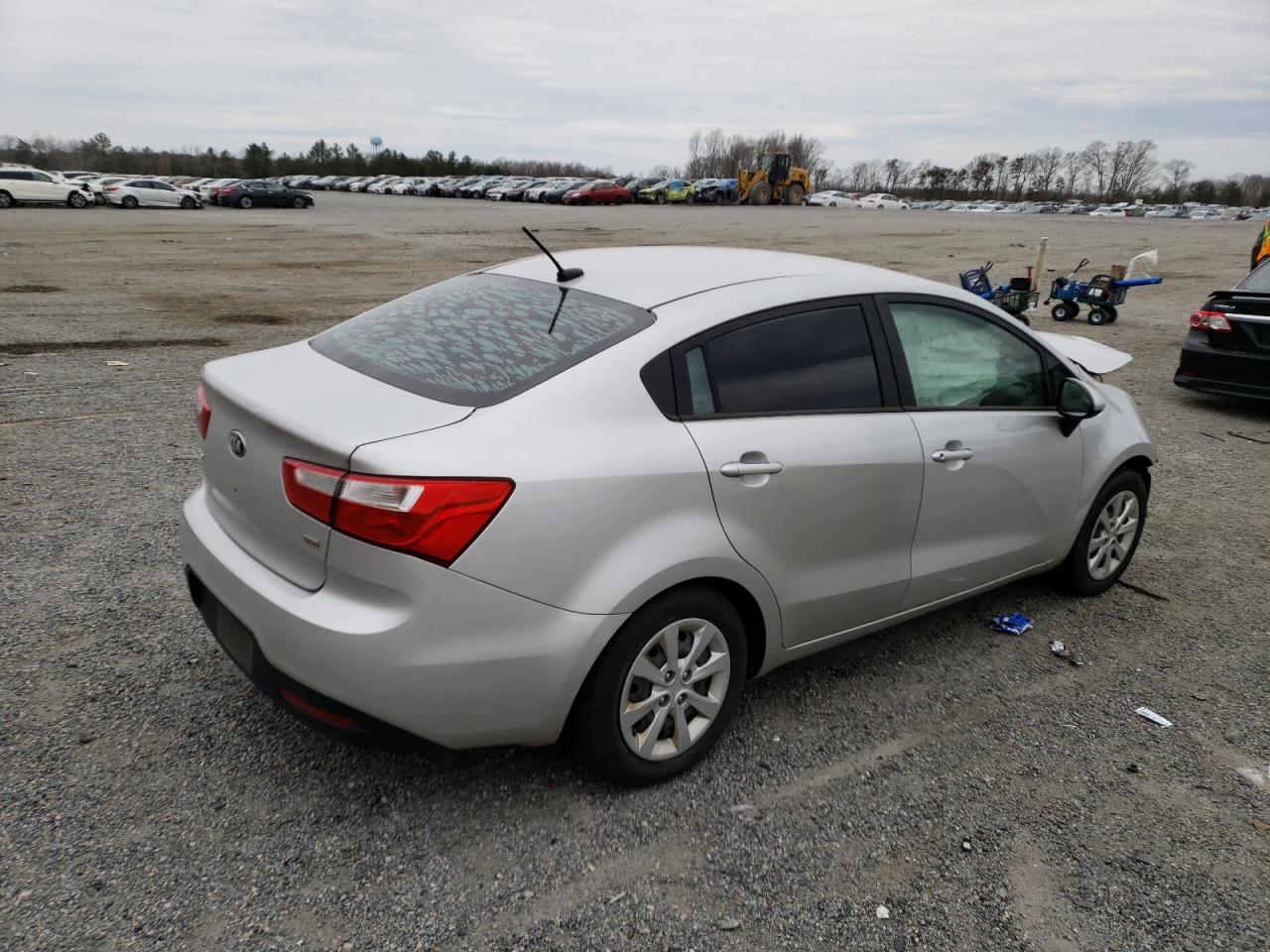 Photo 4 from auction – 2015 KIA RIO LX with VIN KNADM4A36F6438627