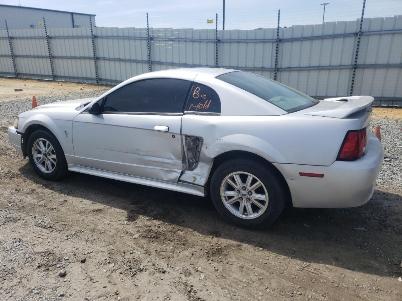 Photo 9 from auction – 2000 FORD MUSTANG with VIN 1FAFP404XYF309294
