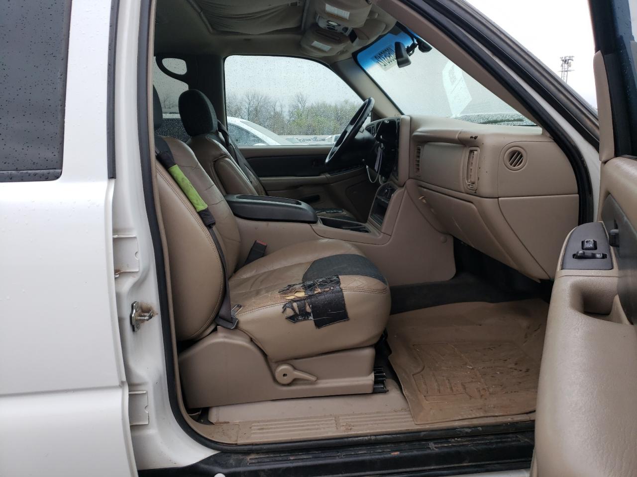 Photo 5 from auction – 2004 CHEVROLET AVALANCHE with VIN 3GNEK12T64G269688