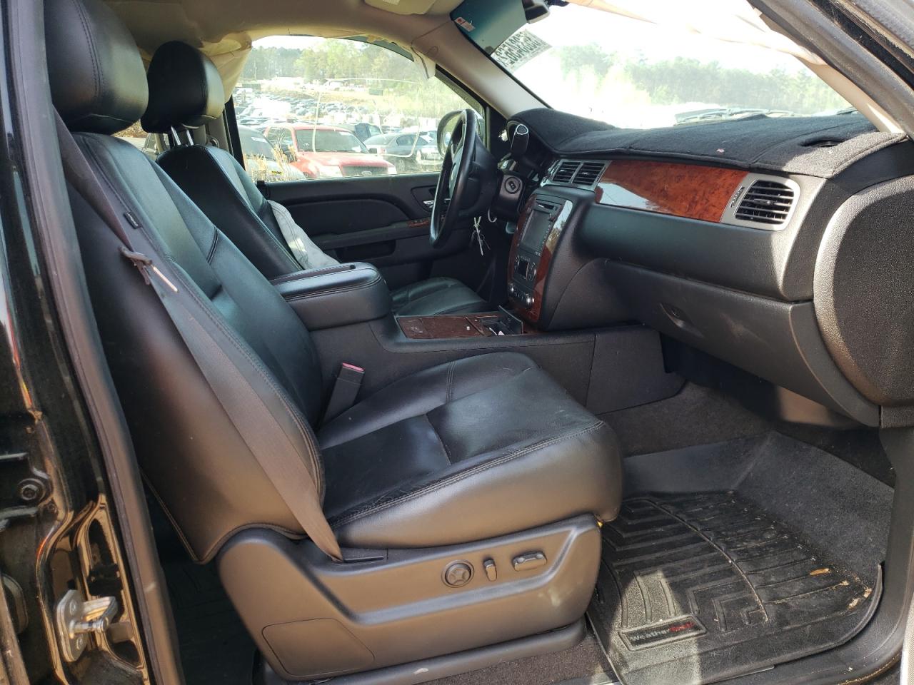 Photo 5 from auction – 2013 CHEVROLET AVALANCHE with VIN 3GNMCGE05DG351876