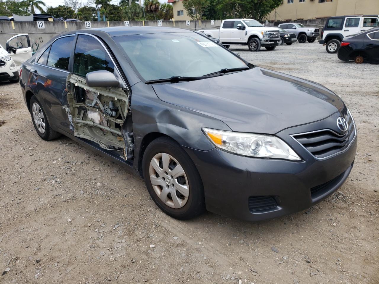 Zdjęcie 1 z aukcji – 2011 TOYOTA CAMRY BASE z VIN 4T1BF3EK9BU165863
