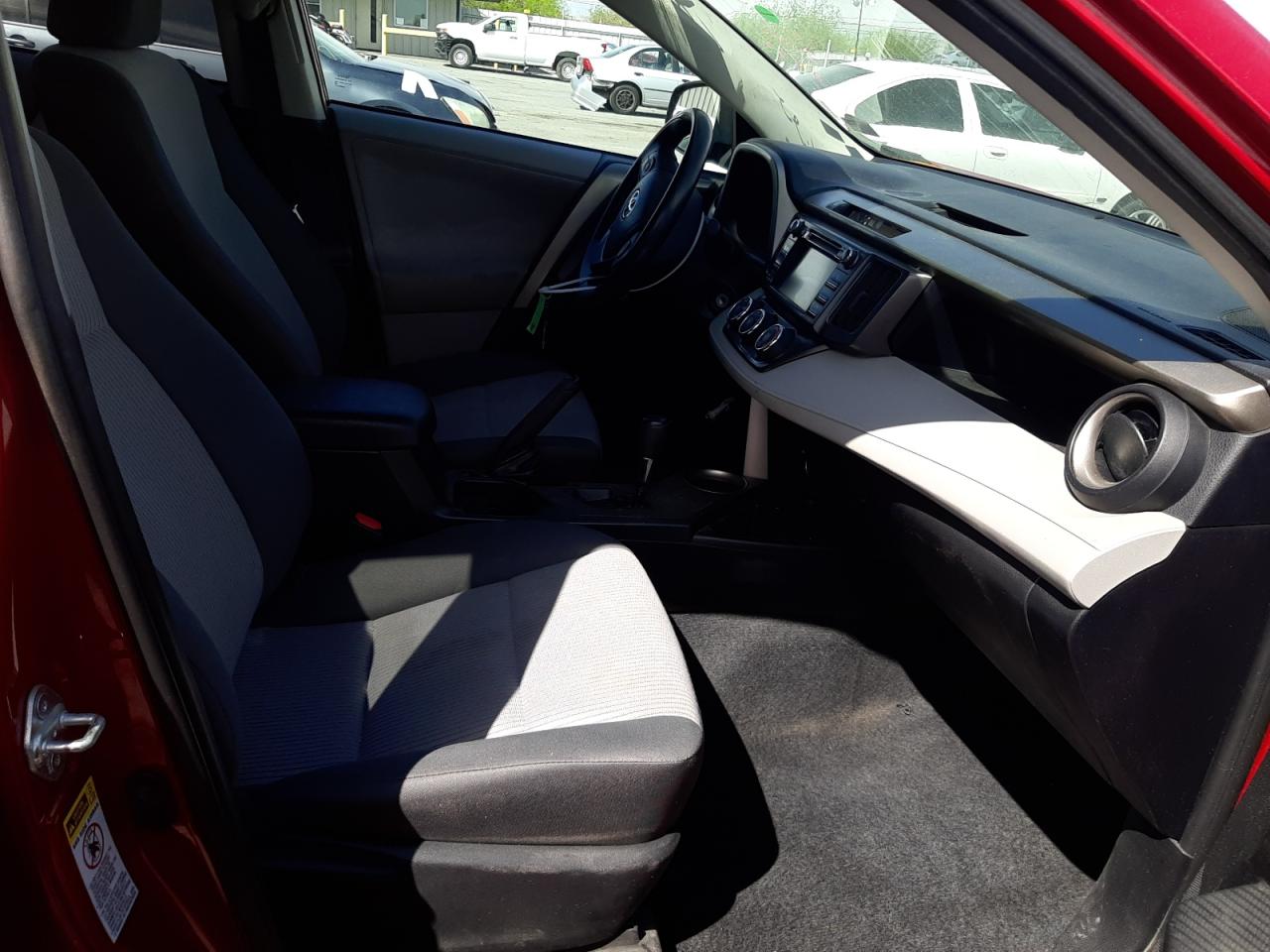 Photo 5 from auction – 2013 TOYOTA RAV4 LE with VIN 2T3BFREV0DW047823