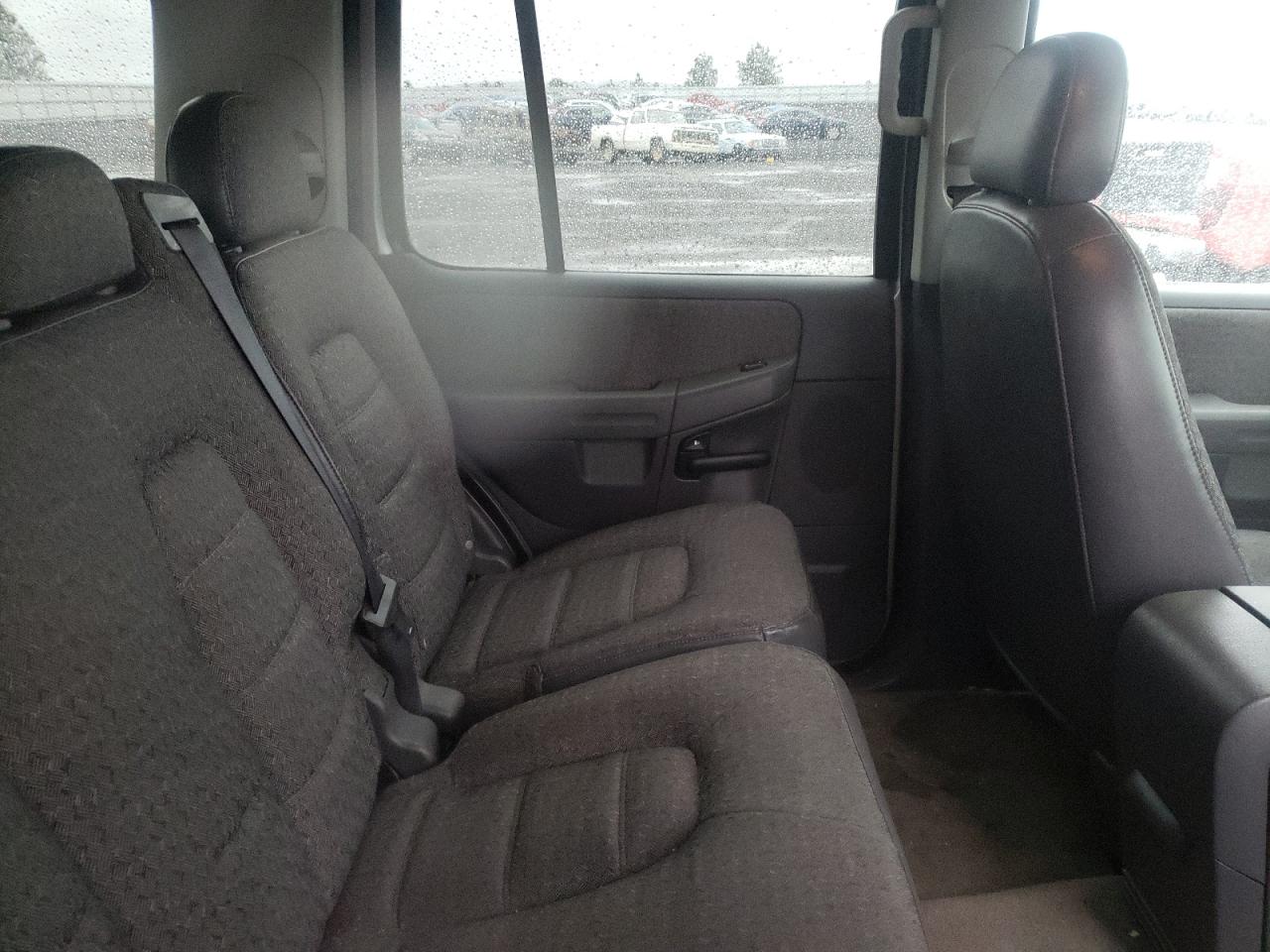 Photo 6 from auction – 2003 FORD EXPLORER X with VIN 1FMZU72K63UA35847