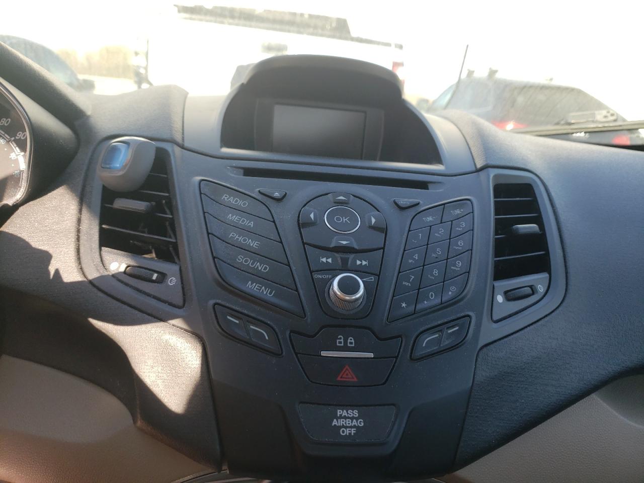 Photo 9 from auction – 2018 FORD FIESTA SE with VIN 3FADP4BJ7JM106881