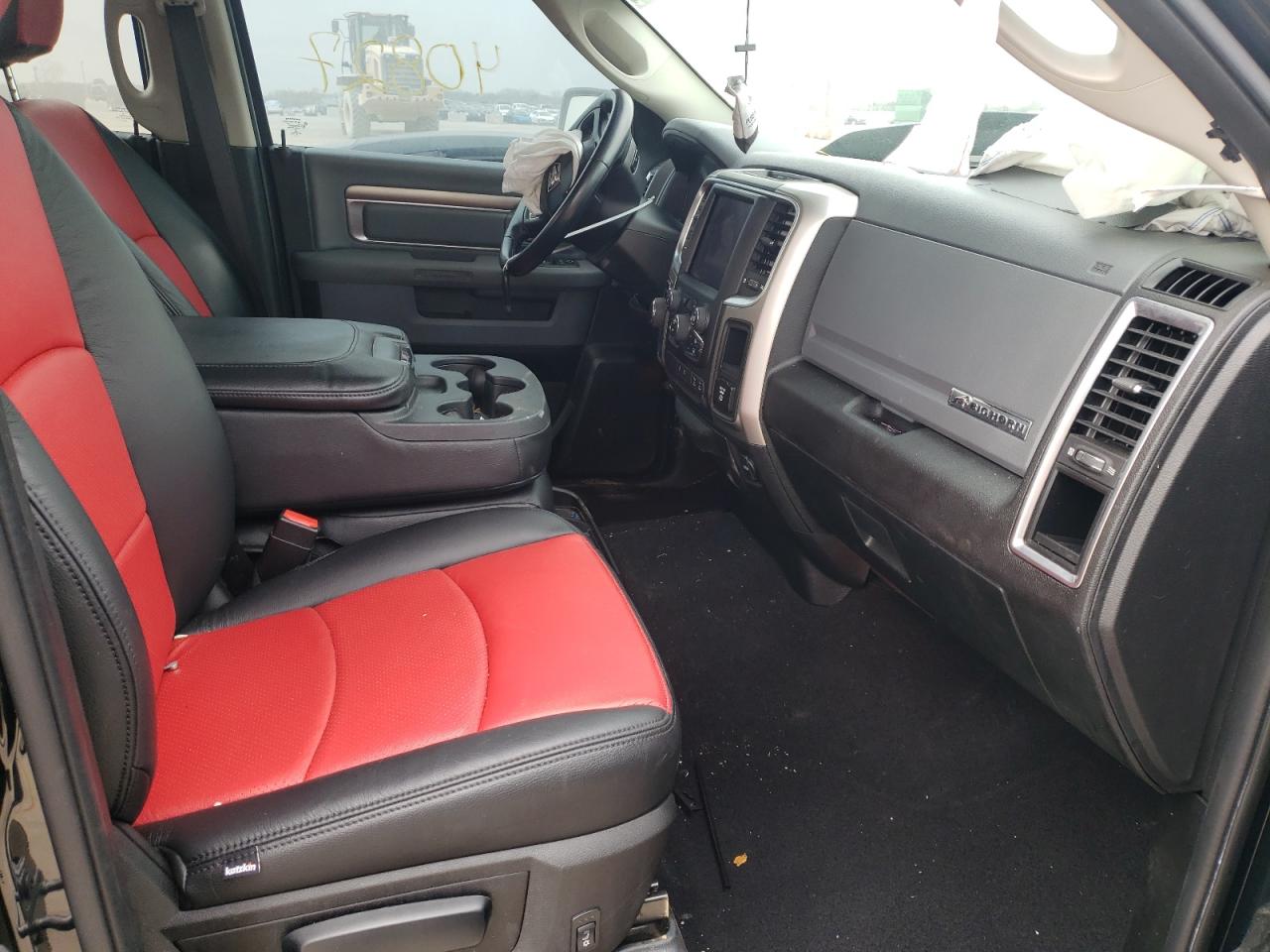Photo 5 from auction – 2019 RAM 1500 CLASS with VIN 1C6RR7TT2KS714559