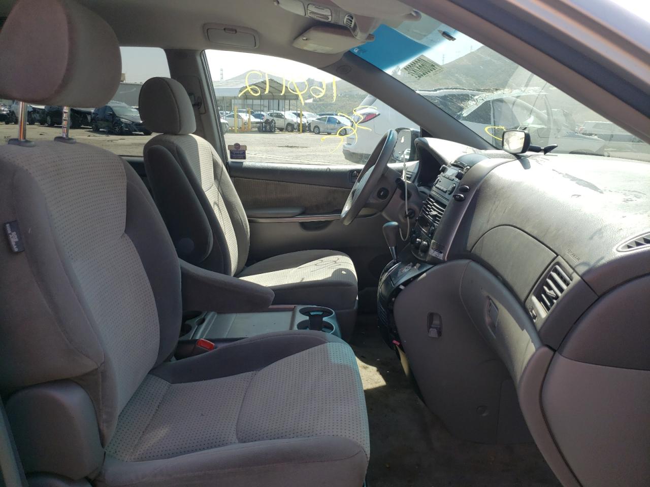 Photo 5 from auction – 2007 TOYOTA SIENNA CE with VIN 5TDZK23C47S077772