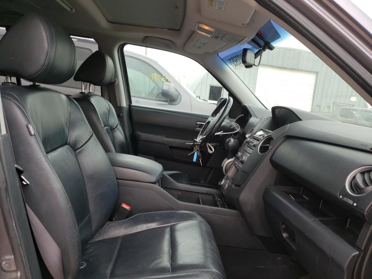 Photo 5 from auction – 2015 HONDA PILOT TOUR with VIN 5FNYF4H91FB069639
