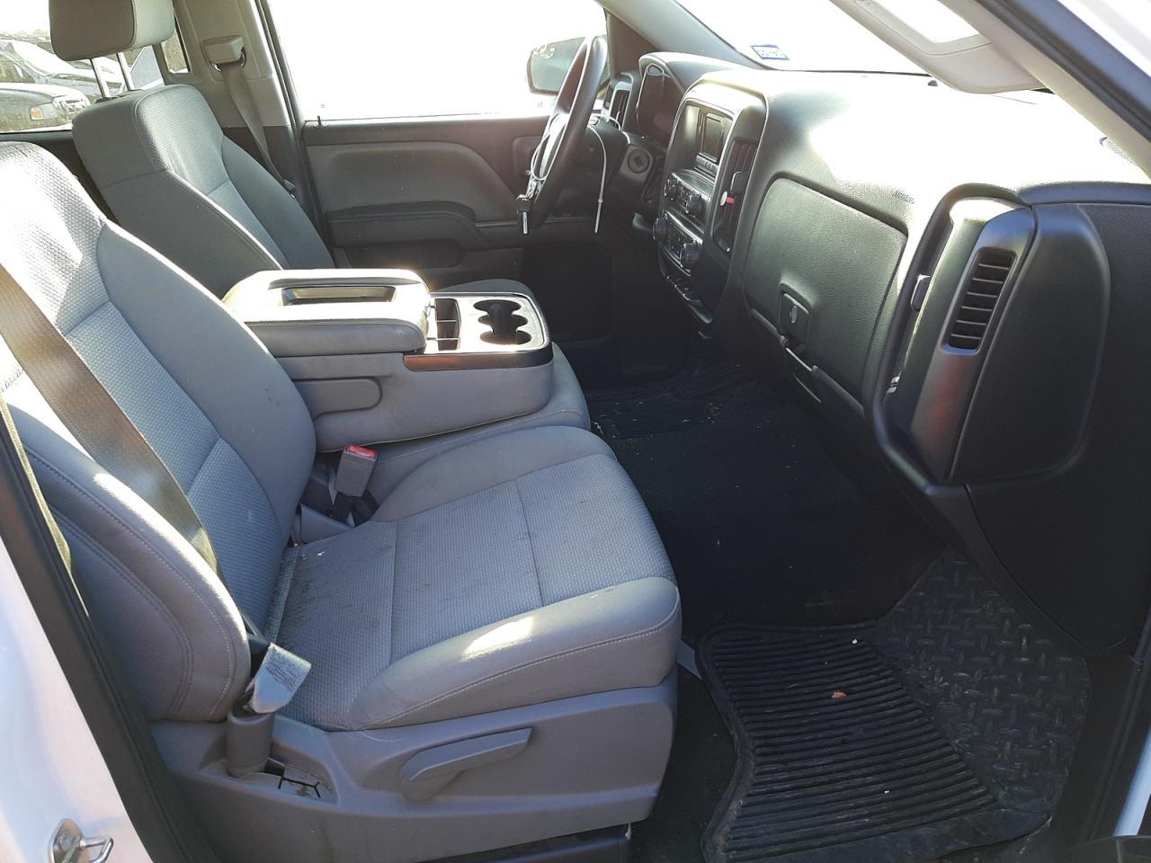 Photo 5 from auction – 2015 CHEVROLET SILVERADO with VIN 3GCPCPEC4FG115626