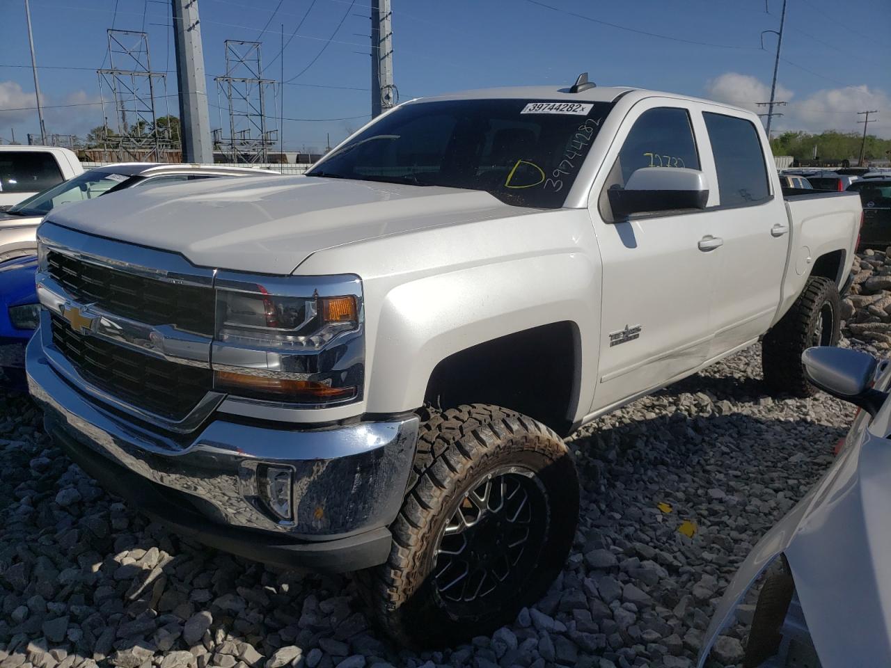 Photo 2 from auction – 2017 CHEVROLET SILVERADO with VIN 3GCPCREC5HG350146