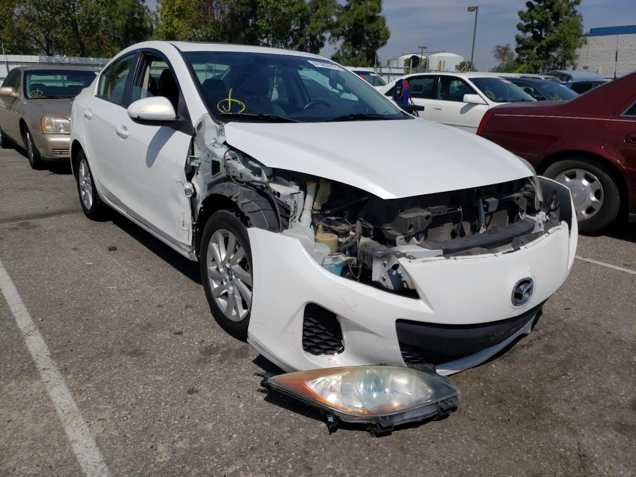 MAZDA 3 I 2013 with VIN JM1BL1WP1D1762117 - Photo from auction