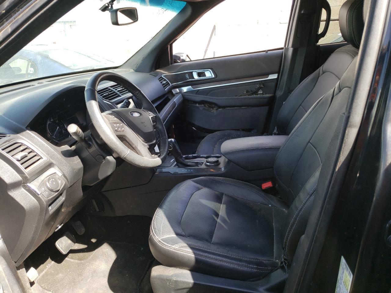 Photo 5 from auction – 2018 FORD EXPLORER L with VIN 1FM5K8F81JGB06196