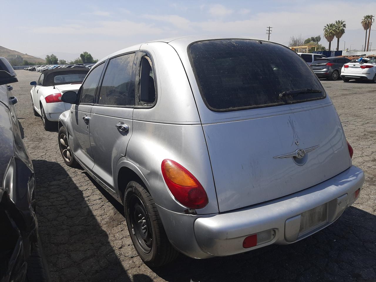 Photo 3 from auction – 2005 CHRYSLER PT CRUISER with VIN 3C4FY48B05T502419