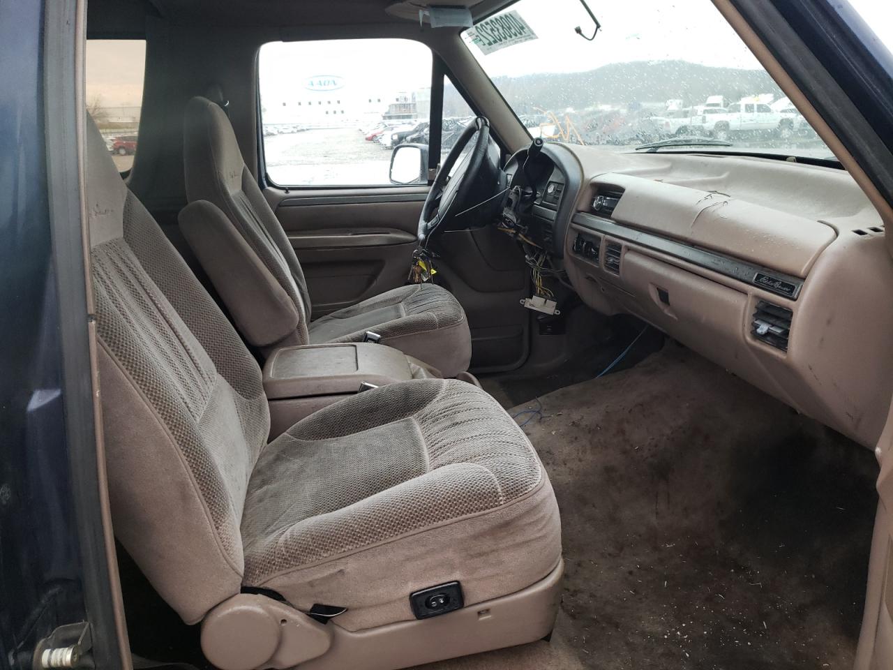 Photo 5 from auction – 1995 FORD BRONCO U10 with VIN 1FMEU15H8SLC01298