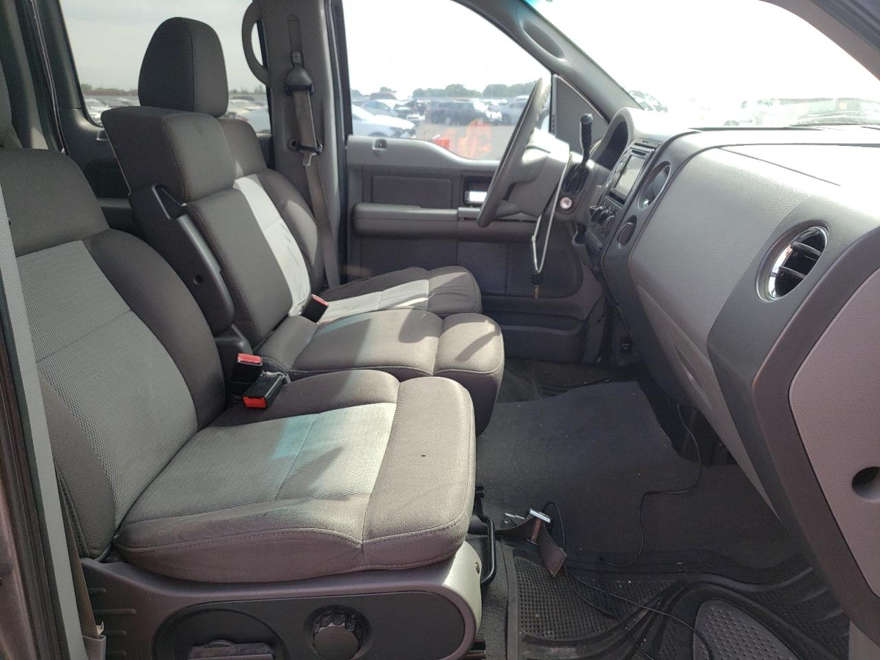 Photo 5 from auction – 2005 FORD F150 SUPER with VIN 1FTRW12W35FA37982