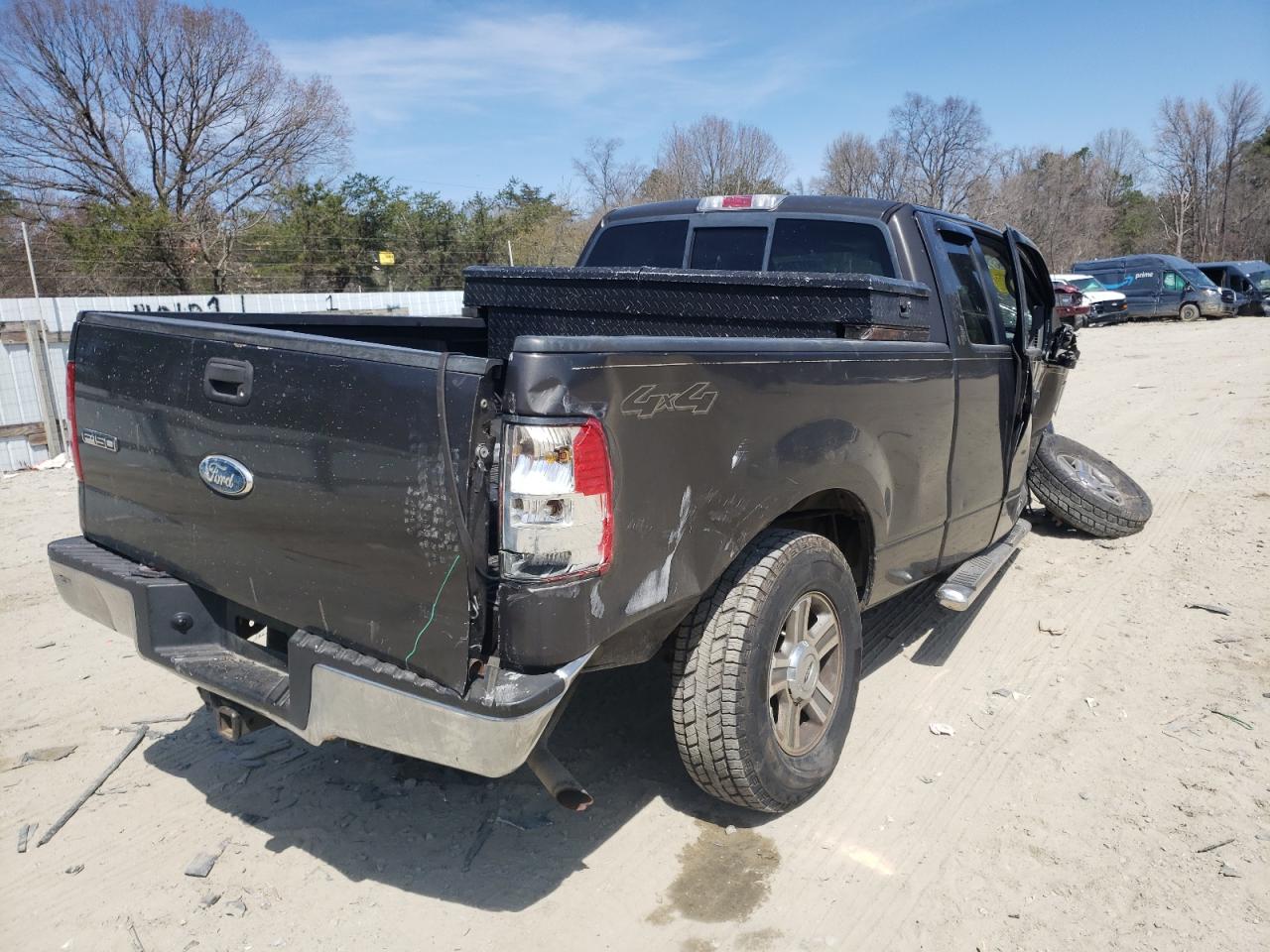 Photo 4 from auction – 2006 FORD F150 with VIN 1FTPX14576NB25708