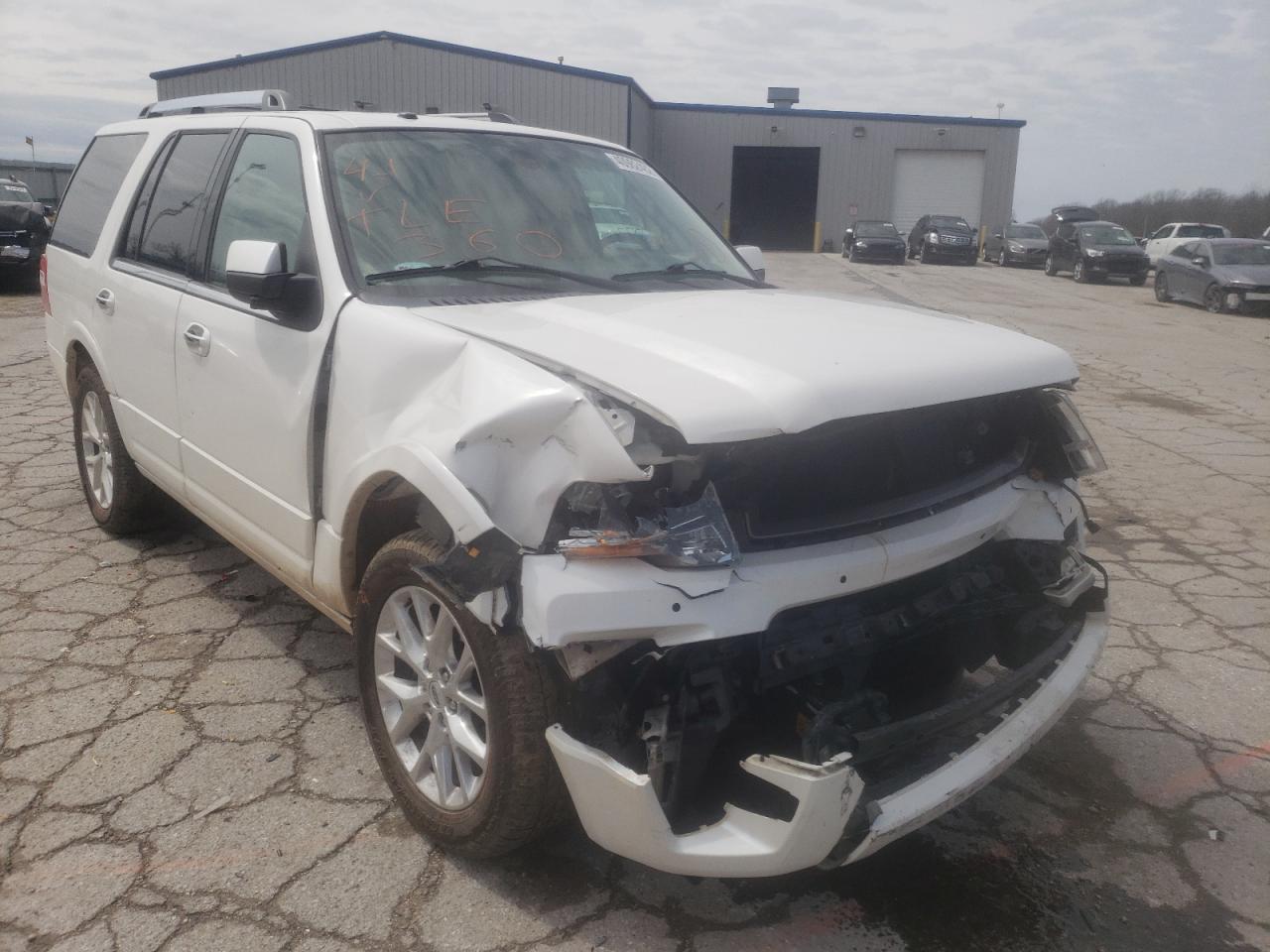 FORD EXPEDITION 2015 with VIN 1FMJU2AT3FEF10640 - Photo from auction