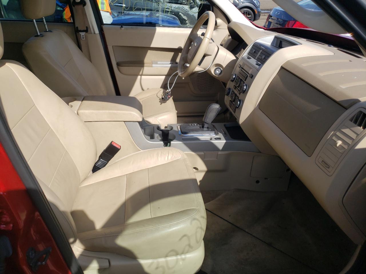 Photo 5 from auction – 2011 FORD ESCAPE XLT with VIN 1FMCU9DG7BKA59997
