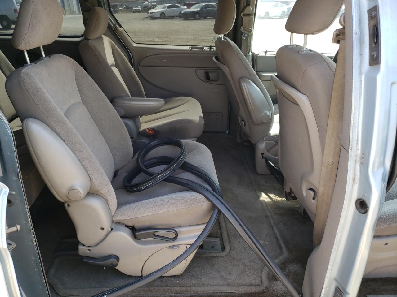 Photo 6 from auction – 2003 DODGE GRAND CARA with VIN 2D4GP44343R240266