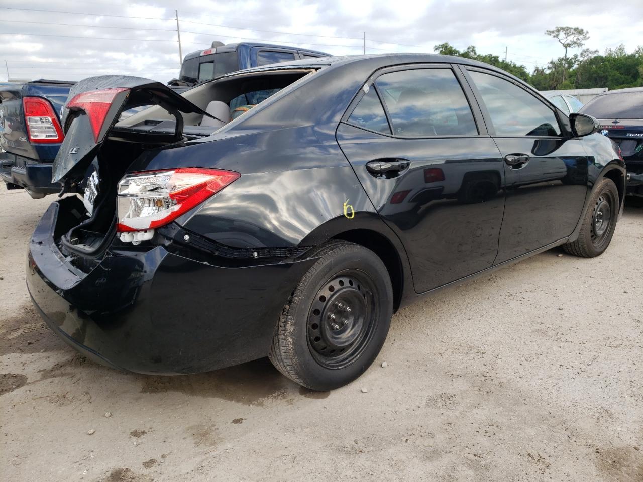 Photo 4 from auction – 2018 TOYOTA COROLLA L with VIN 5YFBURHE9JP827830
