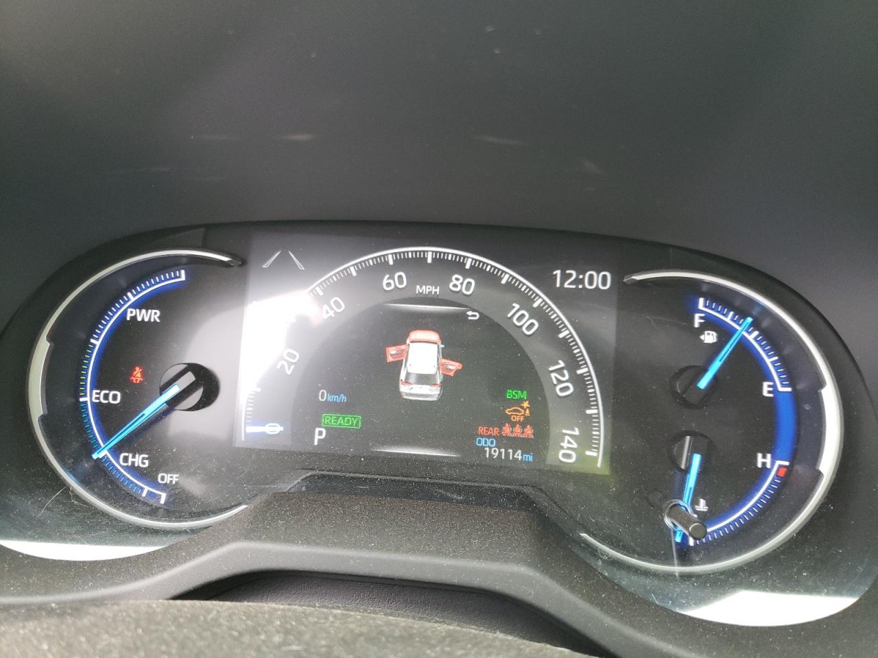 Photo 8 from auction – 2019 TOYOTA RAV4 LIMIT with VIN JTMDWRFV9KD516893