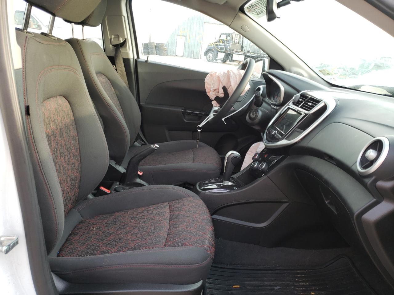 Photo 5 from auction – 2018 CHEVROLET SONIC LT with VIN 1G1JD6SB3J4124700