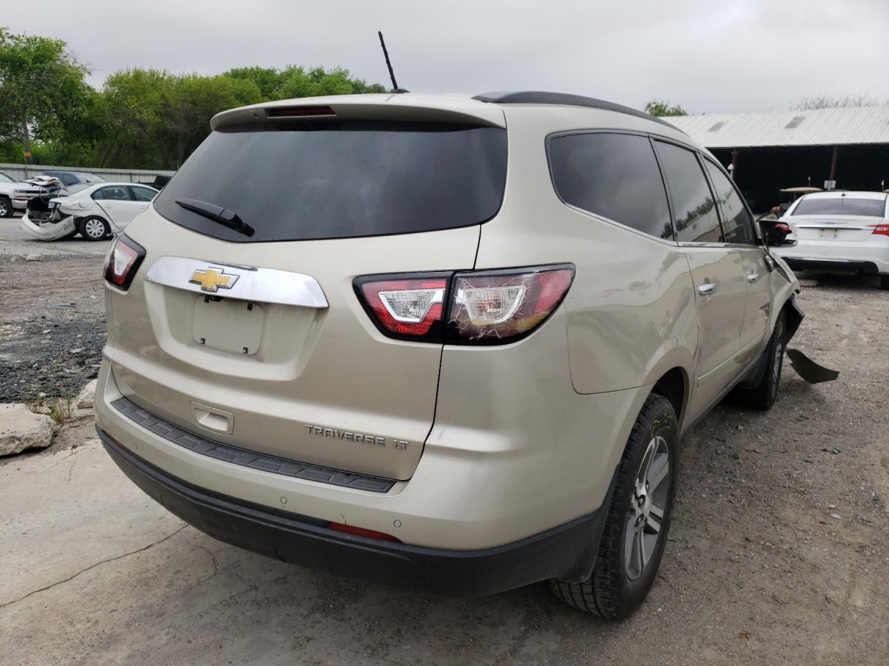 Photo 4 from auction – 2015 CHEVROLET TRAVERSE L with VIN 1GNKRGKD0FJ388171