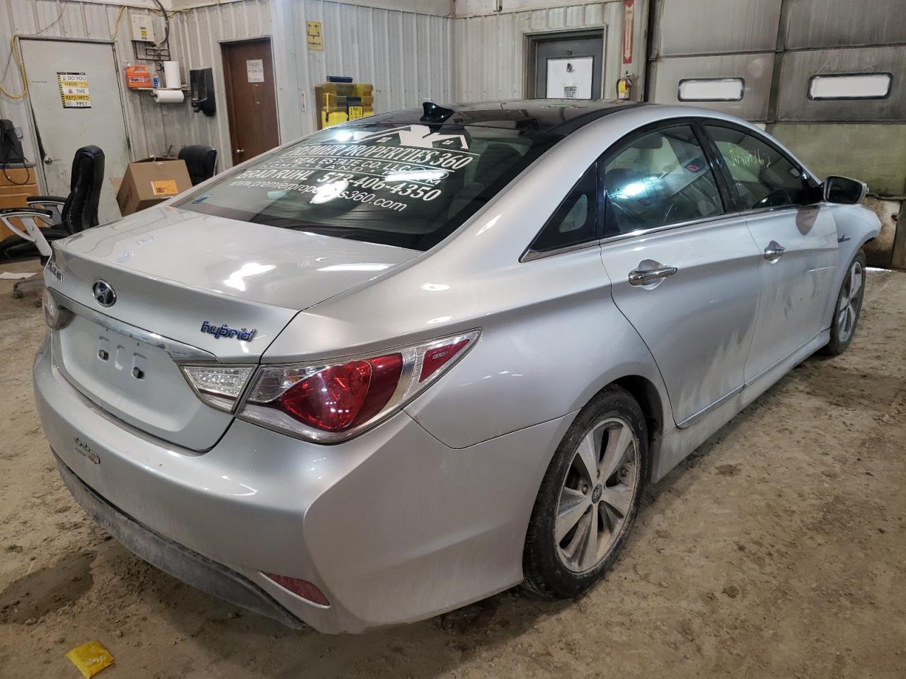 Photo 4 from auction – 2012 HYUNDAI SONATA HYB with VIN KMHEC4A41CA044718