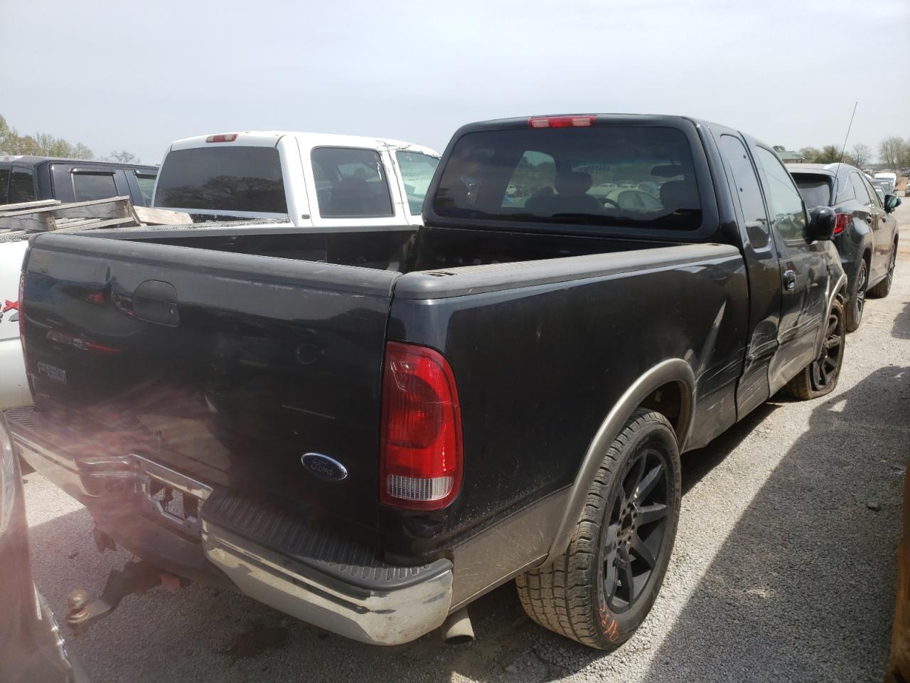 Photo 4 from auction – 2002 FORD F150 with VIN 1FTRX17L52NA10988