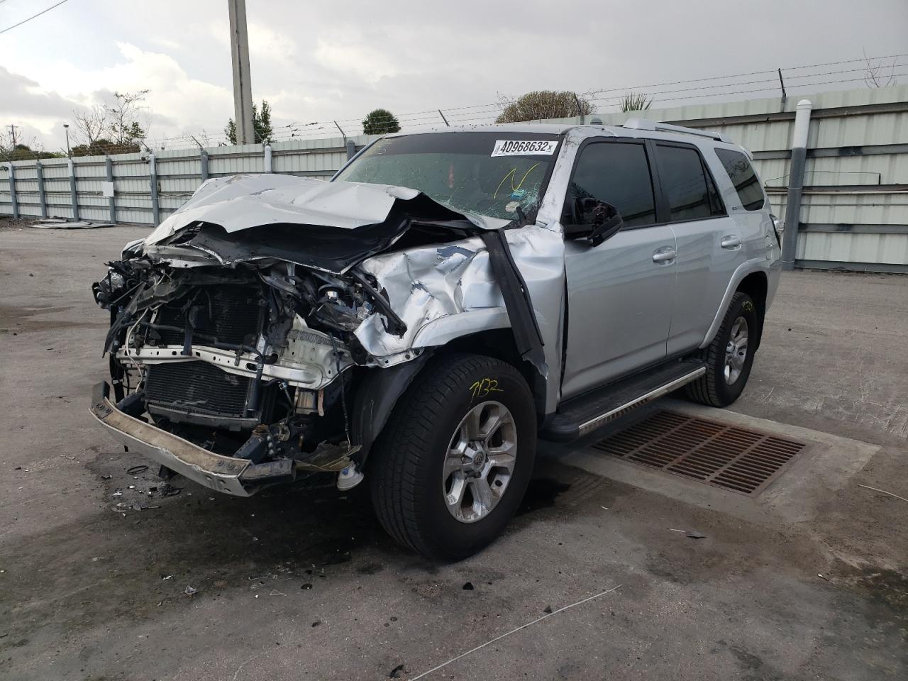 Photo 2 from auction – 2016 TOYOTA 4RUNNER SR with VIN JTEZU5JR0G5111842