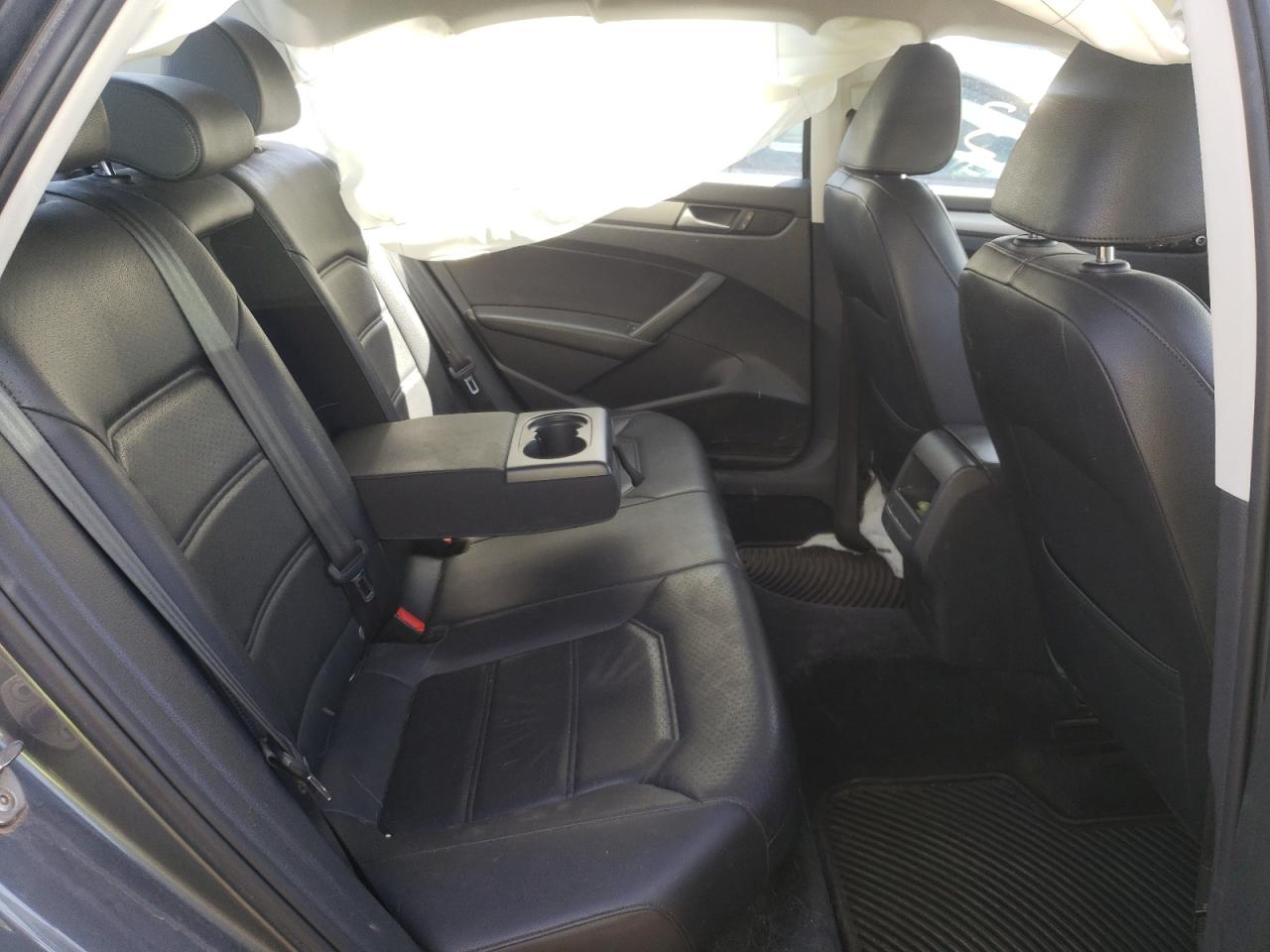 Photo 6 from auction – 2015 VOLKSWAGEN PASSAT S with VIN 1VWAS7A33FC118757