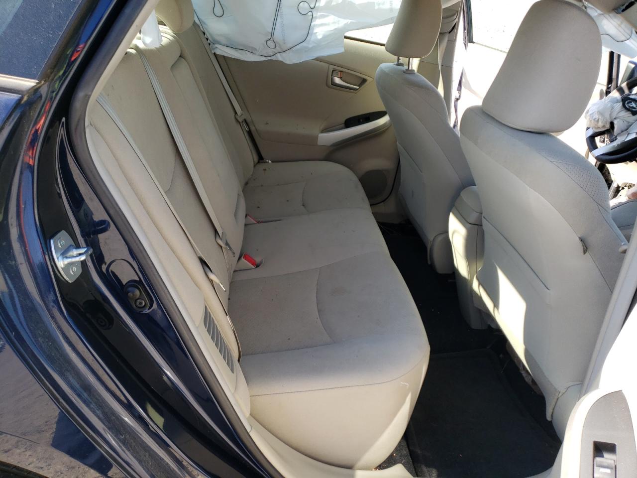 Photo 6 from auction – 2015 TOYOTA PRIUS with VIN JTDKN3DU2F1977457