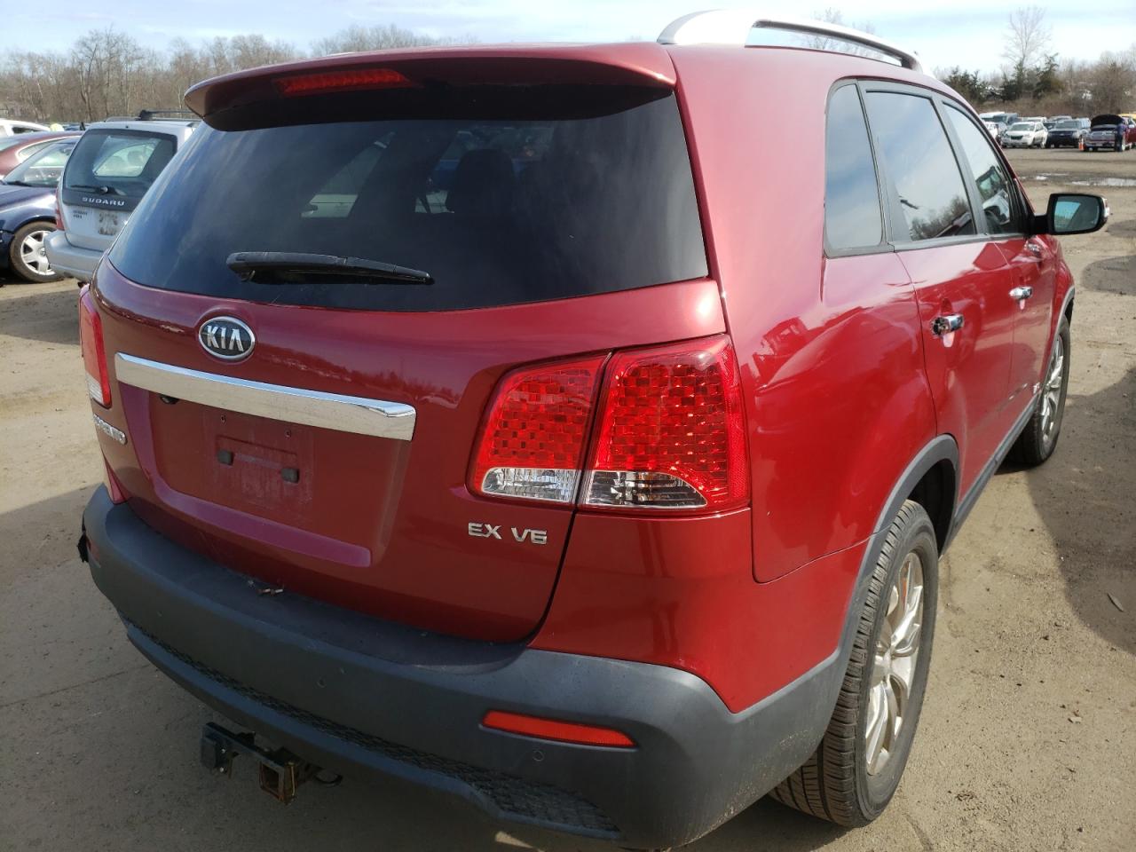 Photo 4 from auction – 2011 KIA SORENTO EX with VIN 5XYKUDA26BG085413