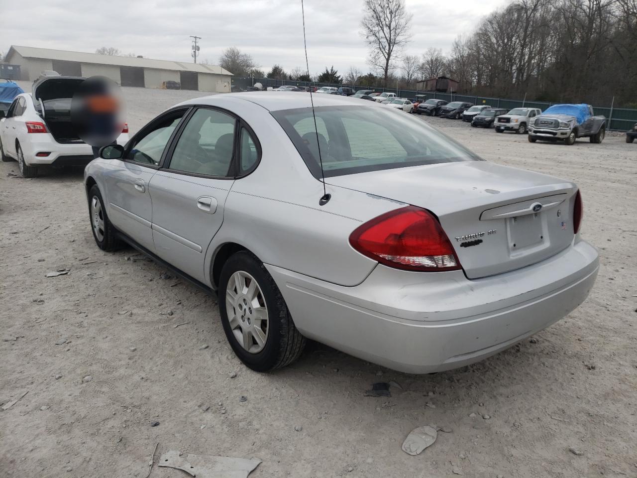Photo 3 from auction – 2007 FORD TAURUS SE with VIN 1FAFP53U07A168636