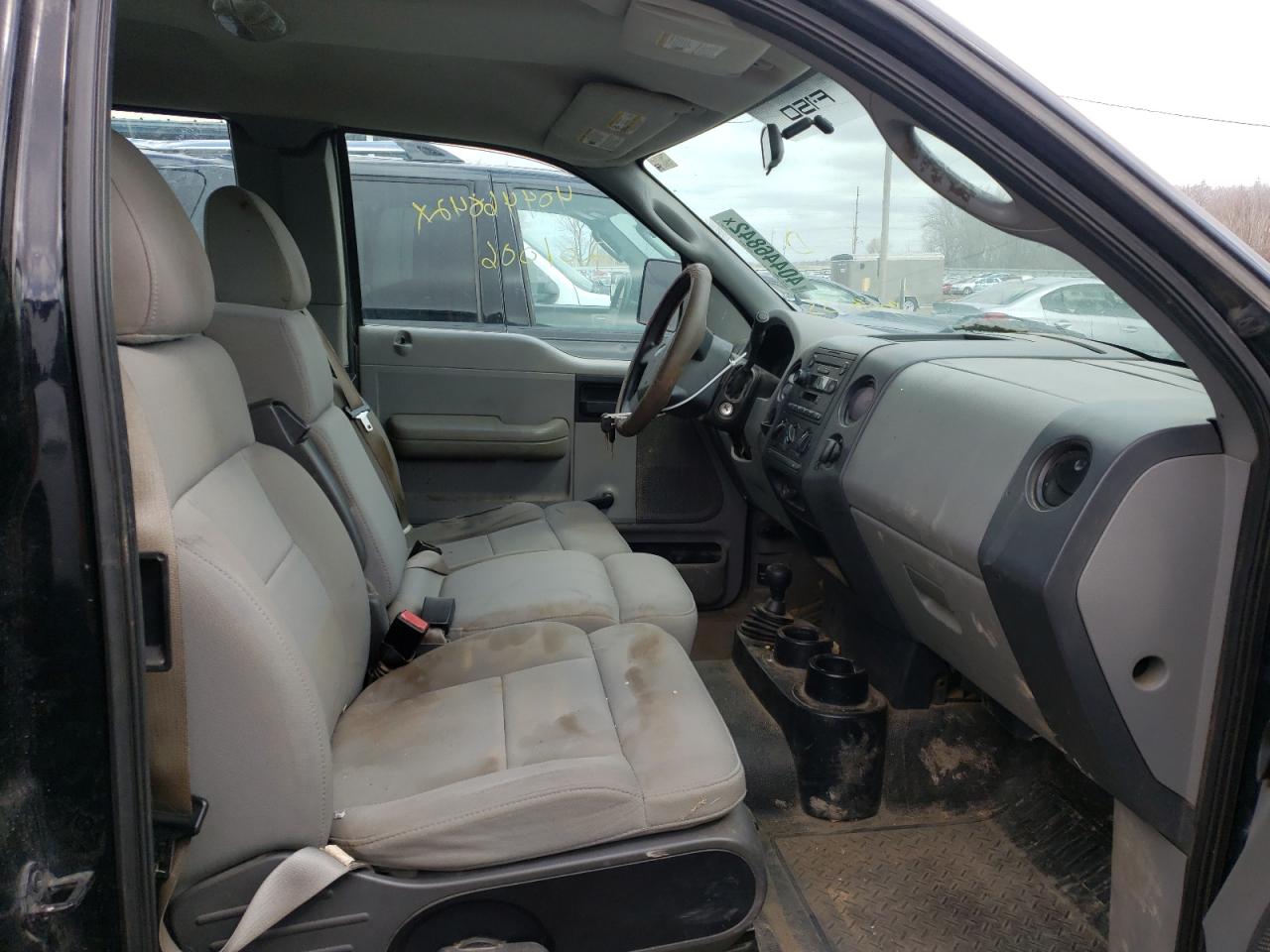 Photo 5 from auction – 2005 FORD F150 with VIN 1FTRX14W05FB08033