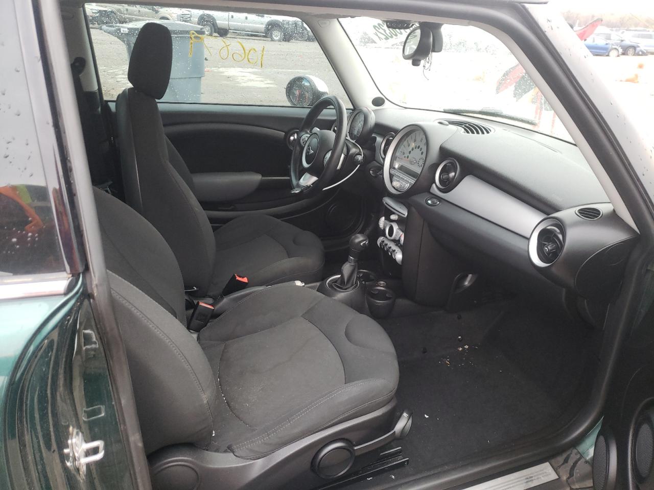 Photo 5 from auction – 2007 MINI COOPER with VIN WMWMF33527TT53323