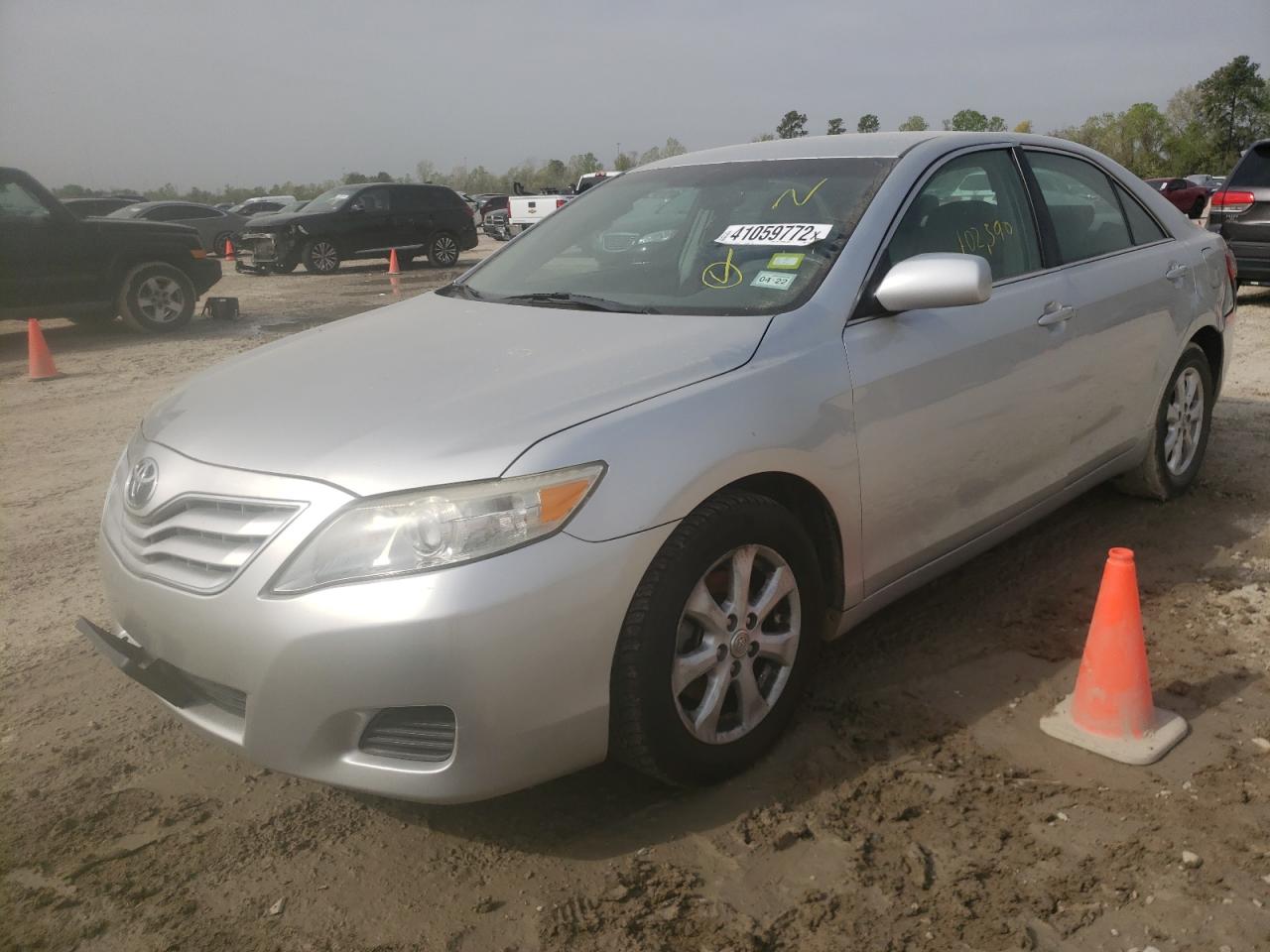 Photo 2 from auction – 2011 TOYOTA CAMRY BASE with VIN 4T1BF3EK1BU140262