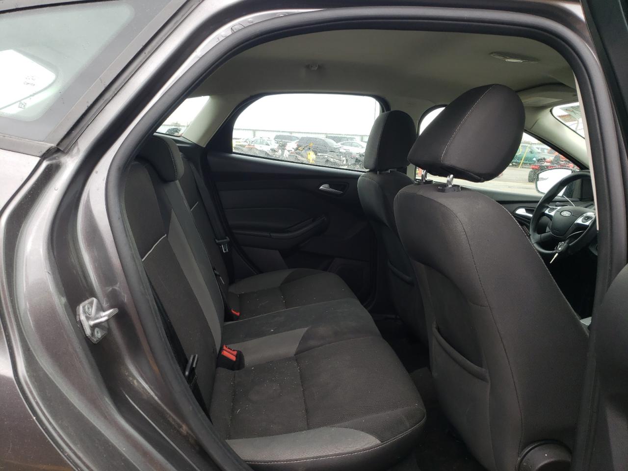 Photo 6 from auction – 2014 FORD FOCUS SE with VIN 1FADP3K26EL355893