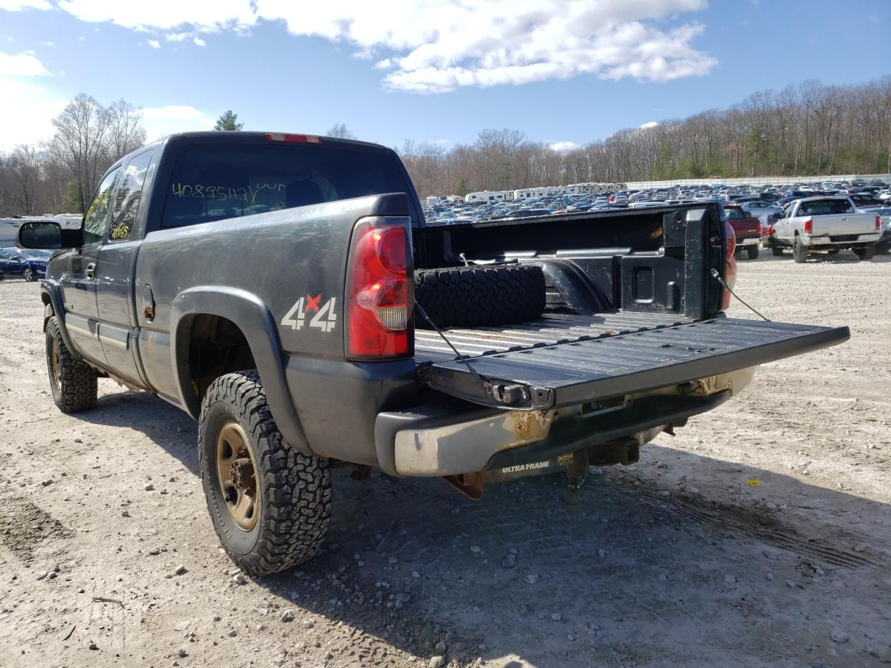 Photo 3 from auction – 2005 CHEVROLET SILVERADO with VIN 1GCHK29U45E274777